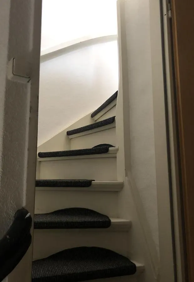 Einzel-Apartment Duesseldorf Oberkassel 0*, Düsseldorf